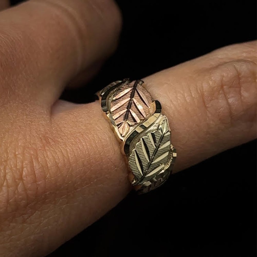 Black Hills Gold Ring - Picture 4 of 5